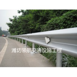 【包您滿意】濰坊護(hù)欄廠家@道路護(hù)欄廠家?濰坊道路隔離欄@濰坊橋梁護(hù)欄？濰坊波形護(hù)欄,？歡迎您致電,！