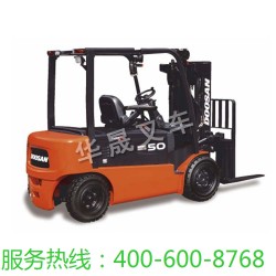 華晟叉車直供韓國克拉克3T內(nèi)燃柴油機(jī)叉車銷售新柴發(fā)動機(jī)